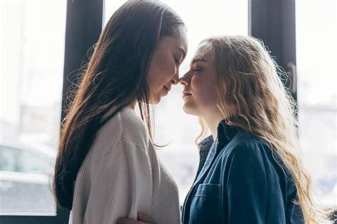 Lesbian sex and dating
